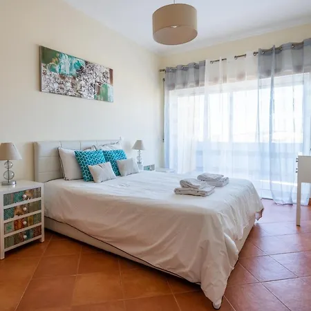 1 Bedroom Large Balcony Oceanview & Bbq In Meia Apartment